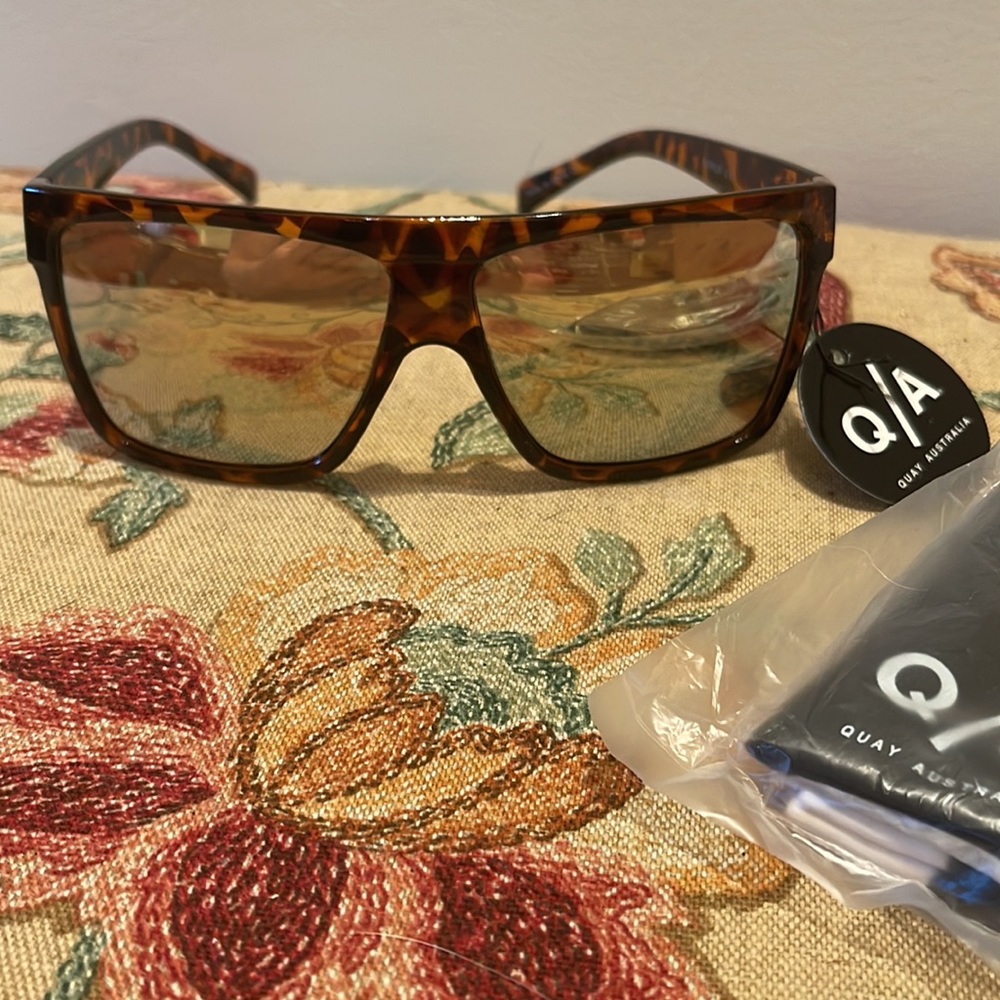 Quay Australia sunglasses Brand new